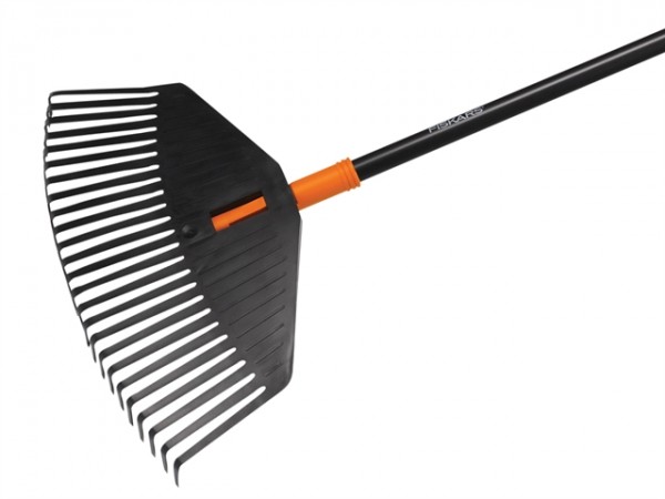 FISKARS grablje za lišče M 1700x415mm Solid  1003464