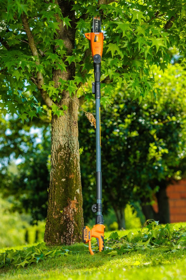 VILLAGER FUSE telesk pila set VCPS 0820 + 1x3,0Ah+punjač  VCPS 0820 BW25