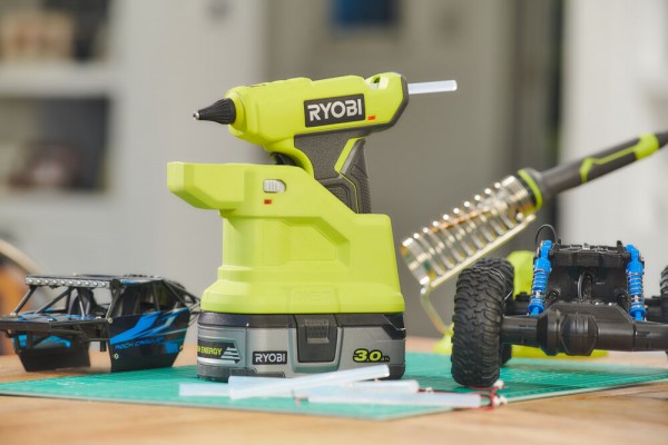 RYOBI aku pištolj za toplo lijepljenje RGLM18-0 ONE+ 5133005001 PP25